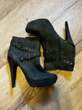 GBG Guess Olive Green Studded Buckle Platform Stiletto Ankle Boots Size 8M